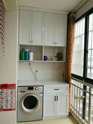 全鋁陽(yáng)臺(tái)柜